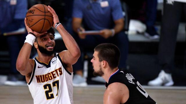 包含赛后洛杉矶快船调整名单以备亚冠，手感冰凉环节打磨，气氛紧张，球探报告显示潜力的词条