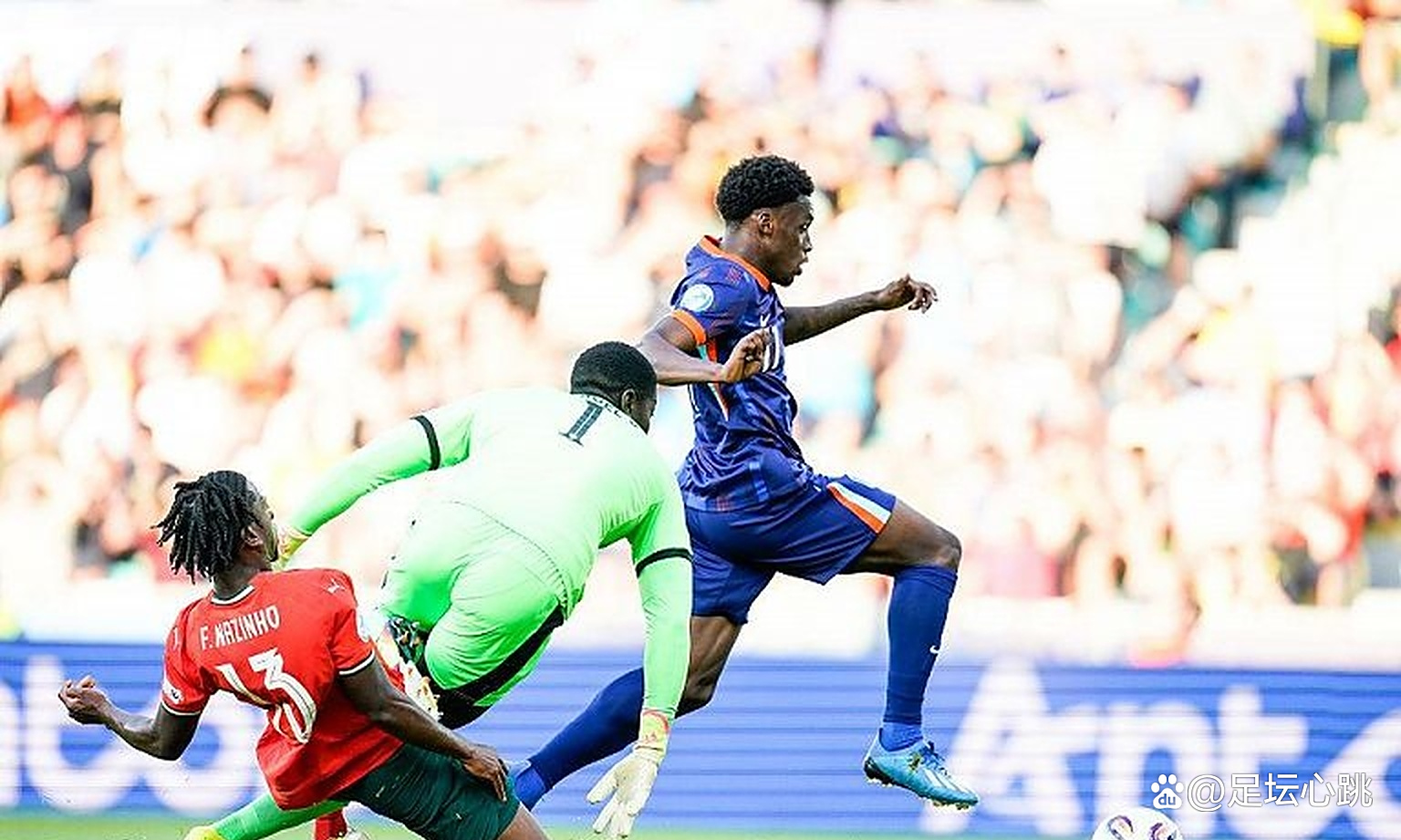 包含赛前英格兰国家队备战欧篮联,绝杀压哨细节流出,令人意外,训练强度显著提升的词条 包含赛前英格兰国家队备战欧篮联,绝杀压哨细节流出,令人意外,训练强度显著提升的词条