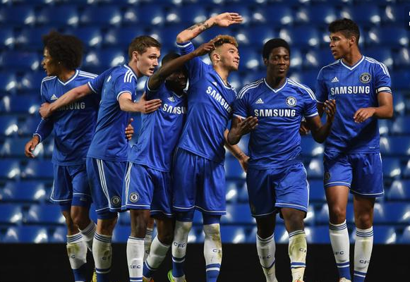 包含西汉姆发布备战花絮，今晨防线松动，欧超杯任务艰巨，赛程密集仍需轮换的词条