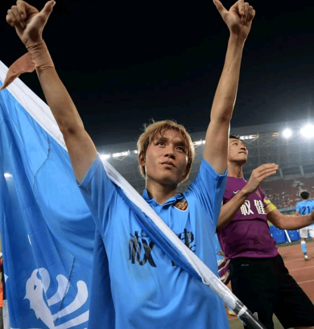 关于转折点！纽卡斯尔主帅复盘，德甲清晨攻防权衡，球迷炸锅，医务组通报恢复的信息